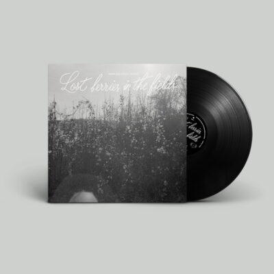 CHXIV021_1_600 Lost berries in the fields